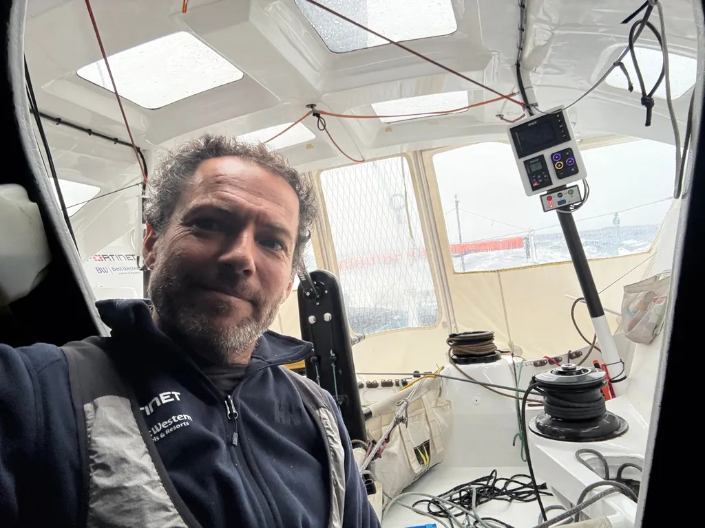 Romain Attanasio 14th: "On board these boats it's completely insane"