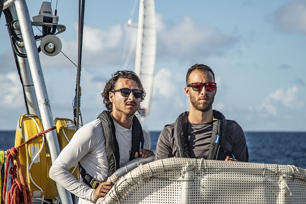 Battle for the lead in Clipper Race 6 continues